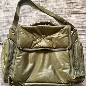 Caraa Olive Green large vanity kit